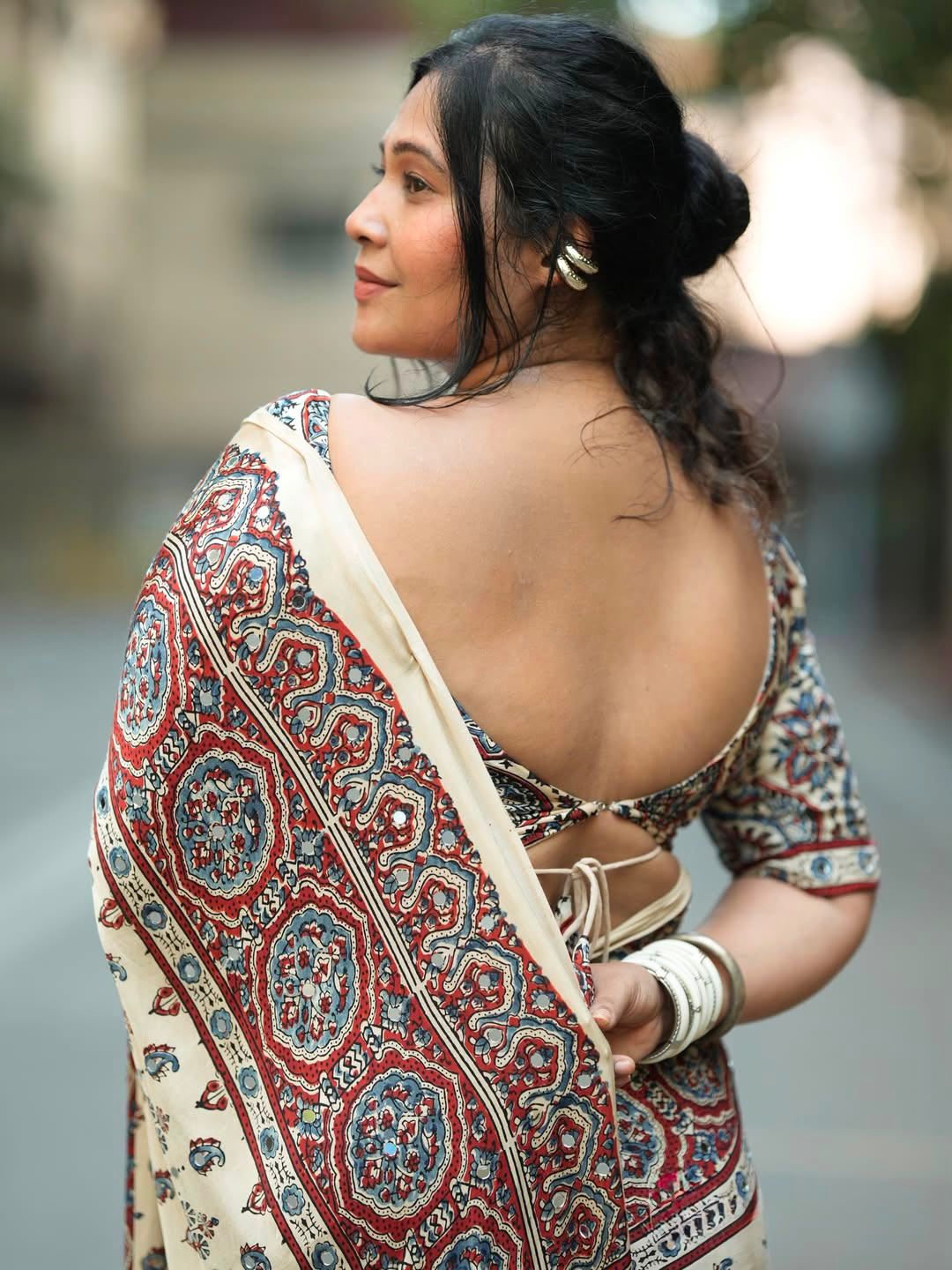 Trending Stylish Designer Premium, Beautiful Print And Handcrafted Real Mirror Work Silk Saree