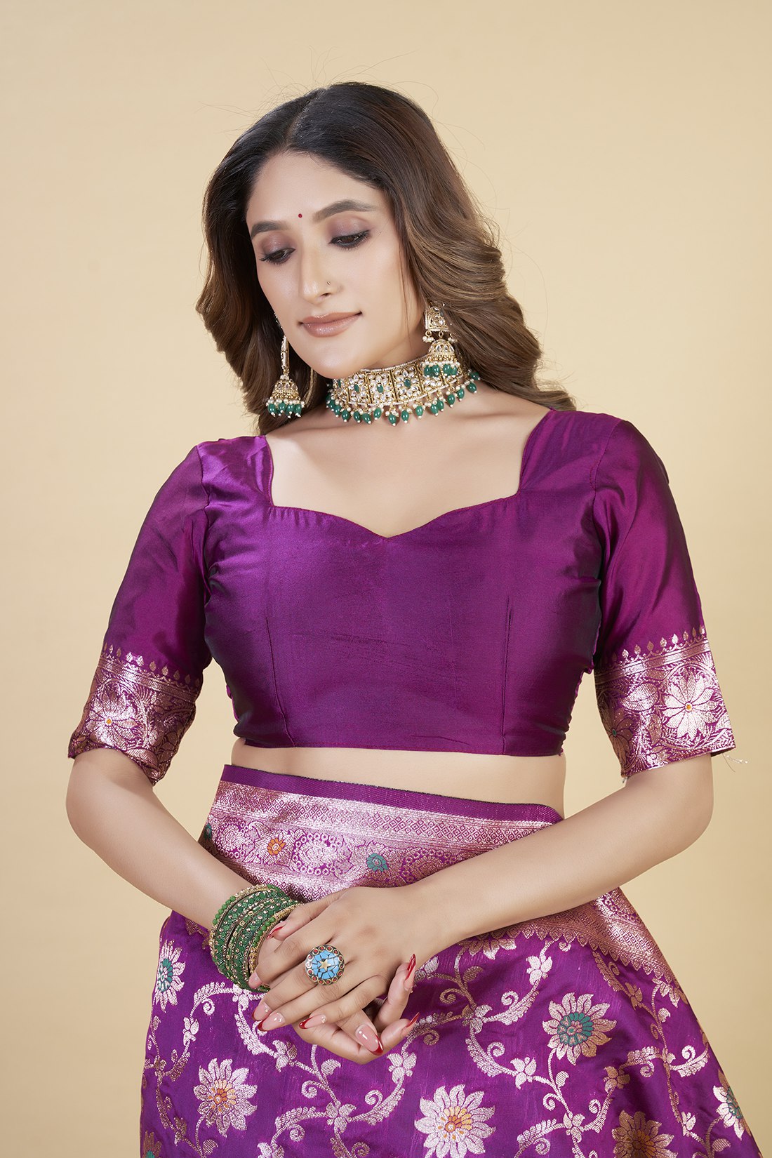 Floral Zari Weaving with Traditional Border Banarasi Silk sarees