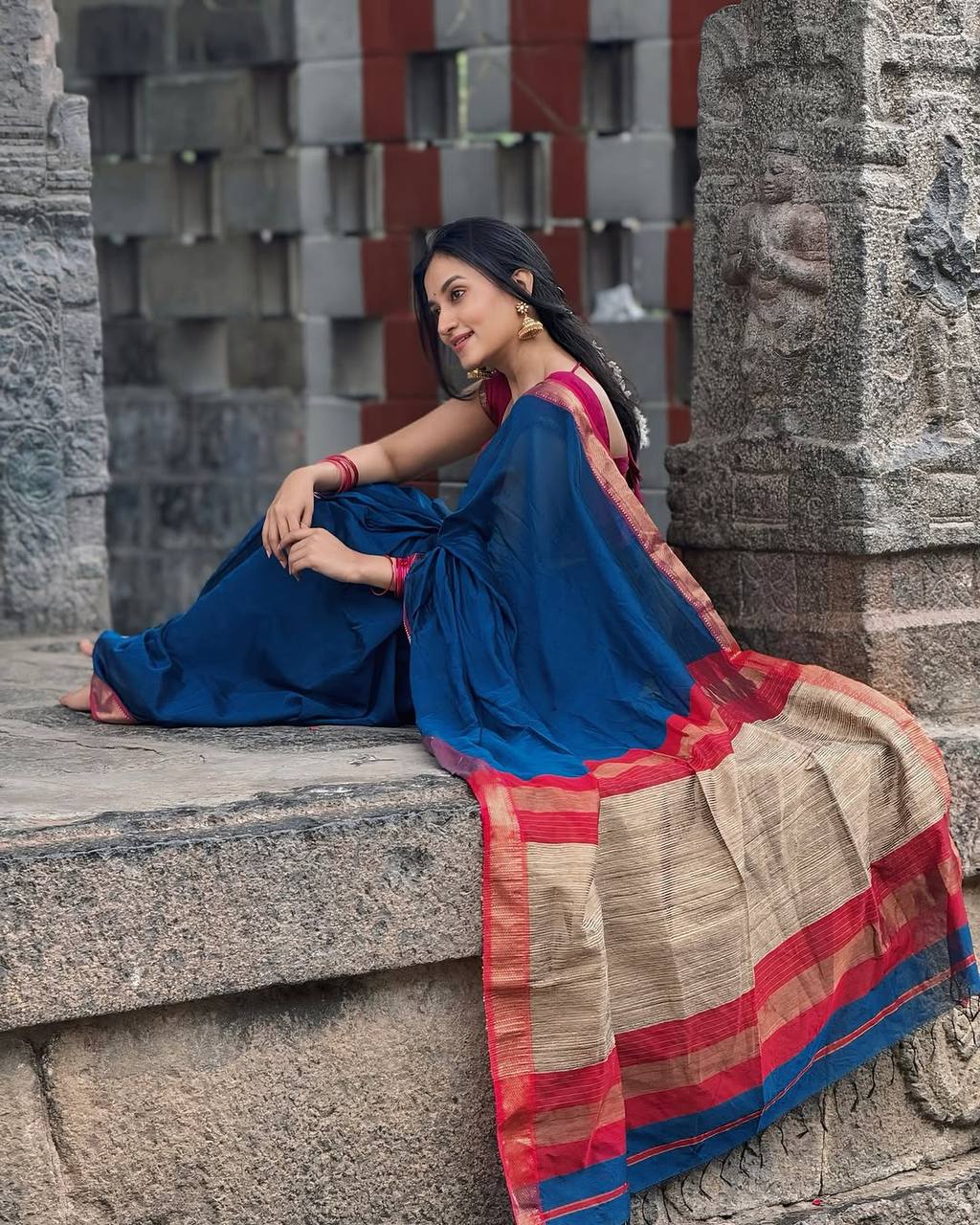 Blue Soft Silk Saree With Flattering Blouse Piece
