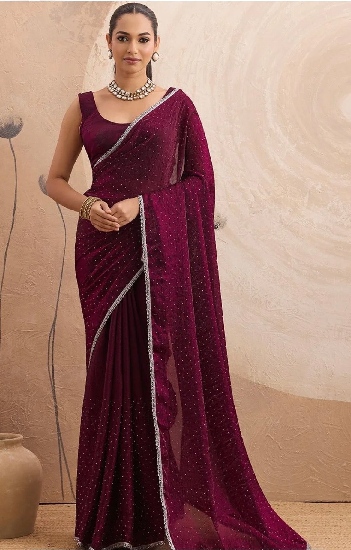 This beautiful saree is elegantly decorated with gorgeous Solid Lace Border that gives a perfect look to the outfit.