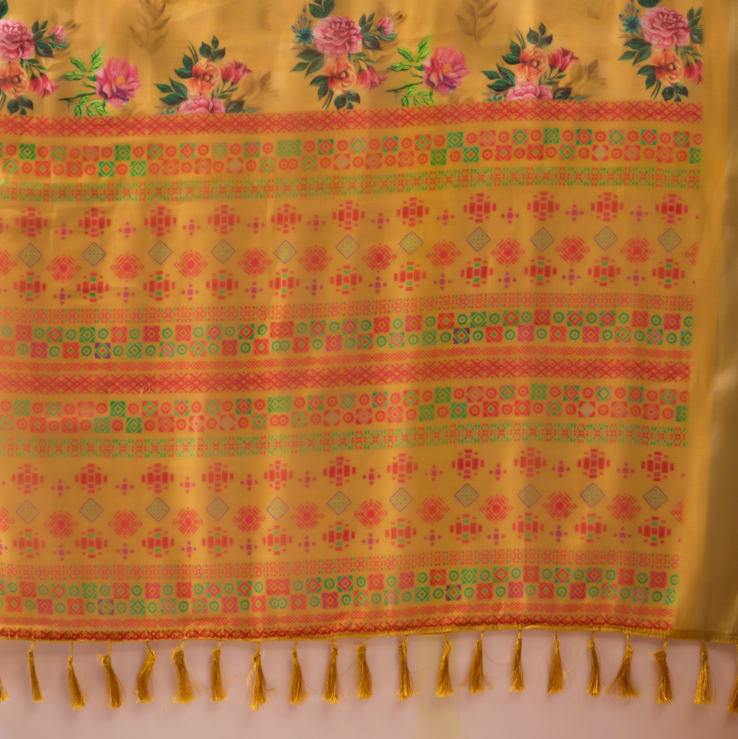 Premium Linen Cotton Saree with Elegant Digital Floral & Traditional Patola Style Print with Classic Contrast Border