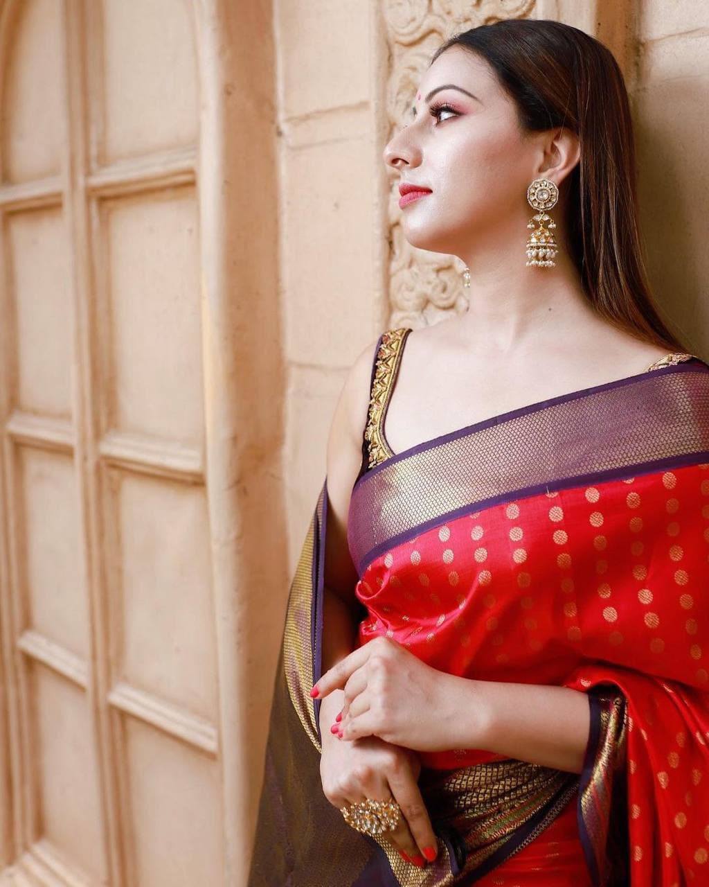 Buy Mesmerizing Pink With Purple Color Soft Lichi Silk Saree