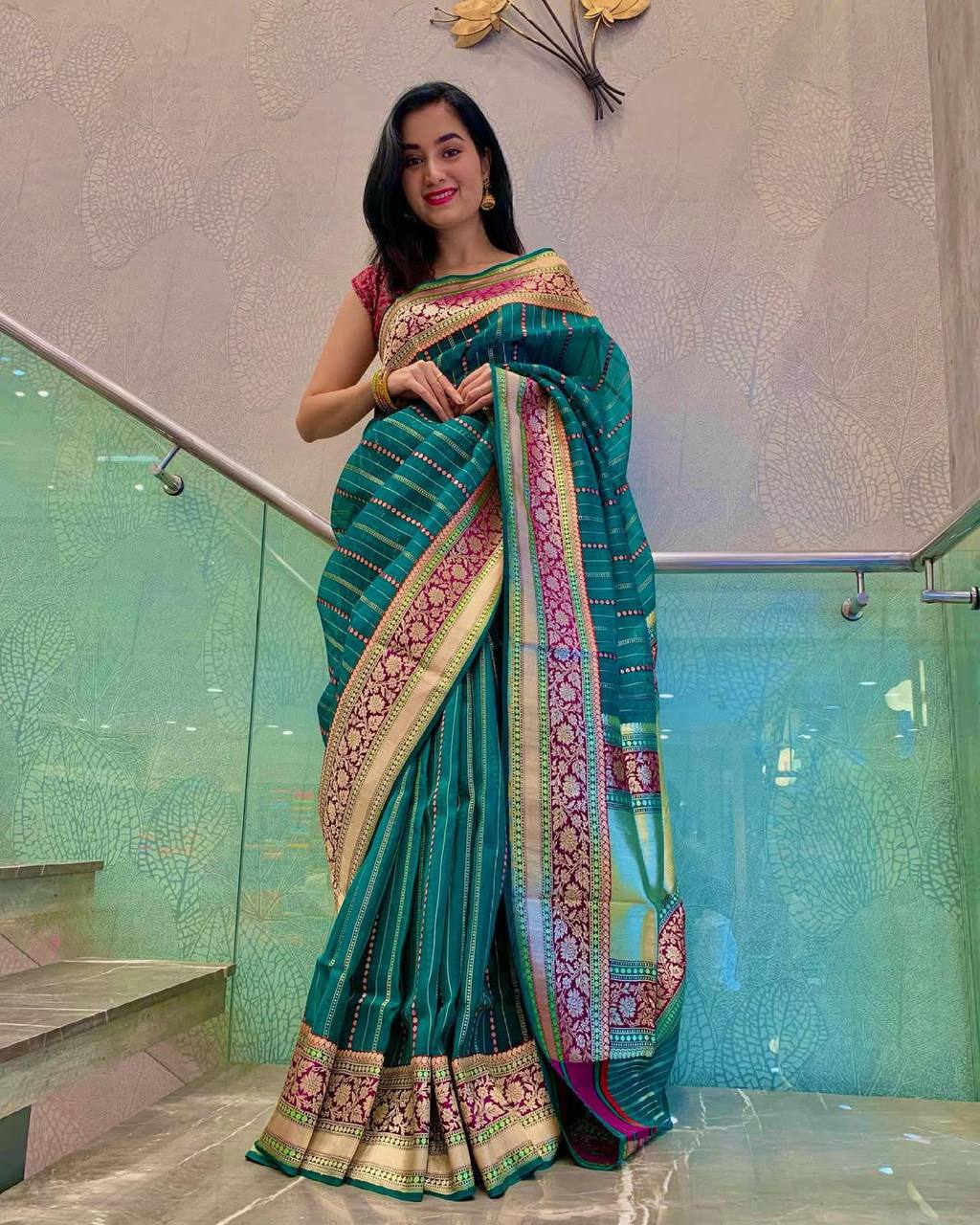 Women's Teal Lichi Silk Jacquard Saree With Blouse Piece