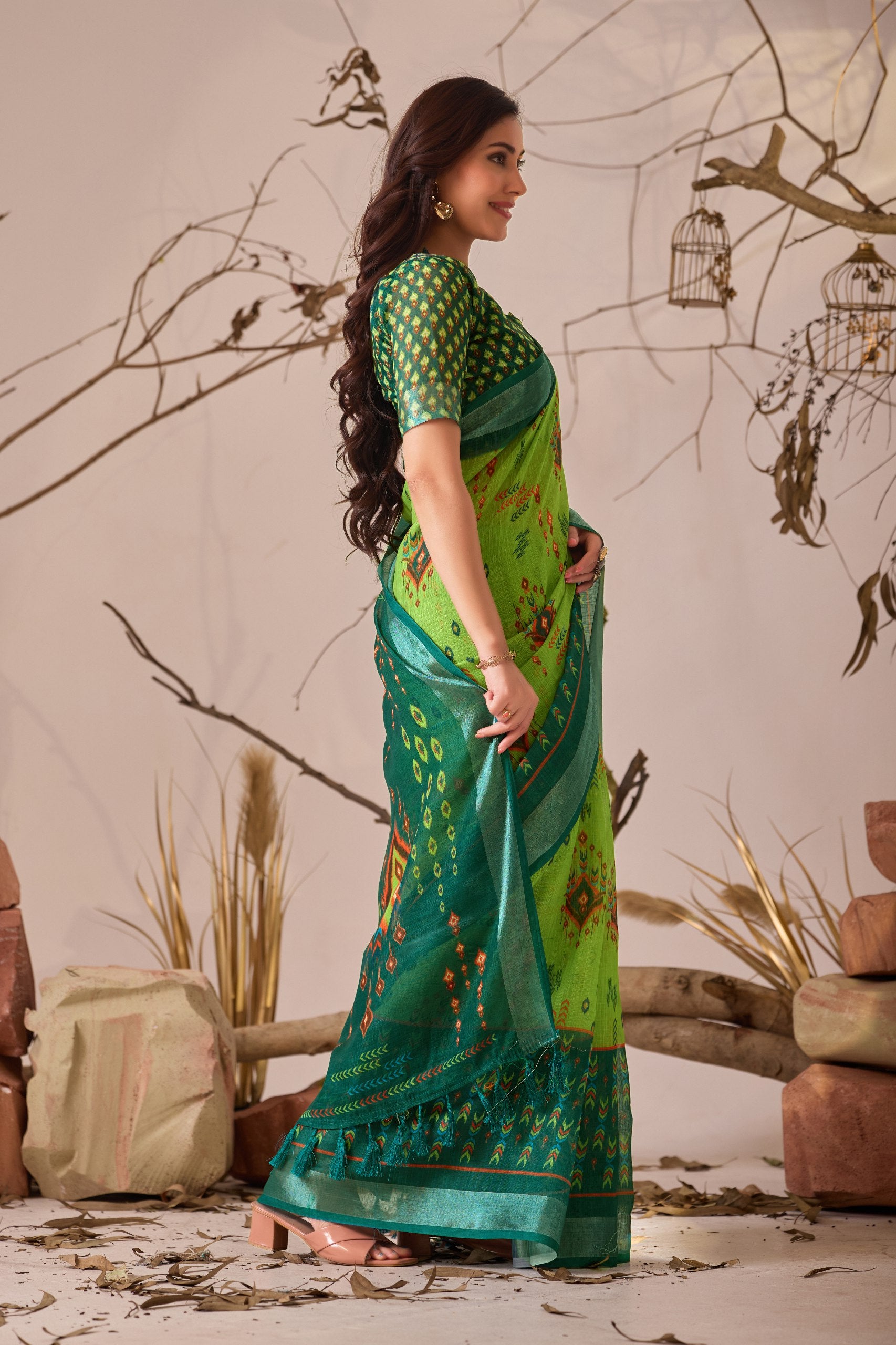 Premium Linen Cotton Saree with Elegant Digital Patola & Ikat Print & Classic Contrast Patola Style Border