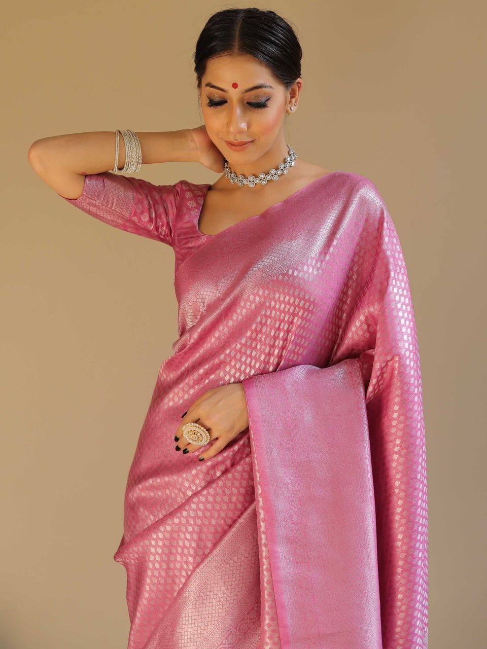 Voguish Women's Silk Printed Saree With Blouse Piece