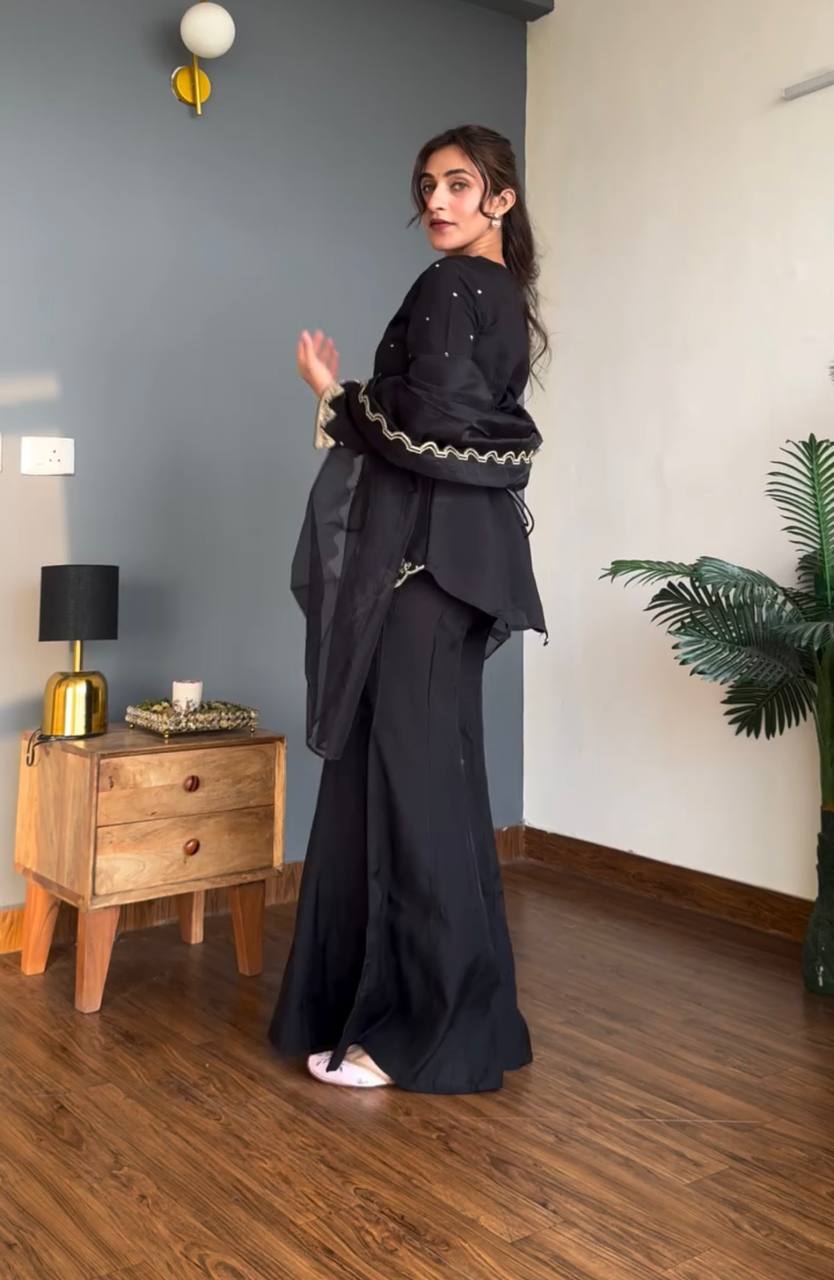 Get that premium festive look without spending big  Perfect balance of heavy embroidery + graceful flair