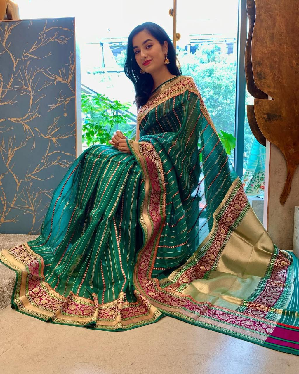 Women's Teal Lichi Silk Jacquard Saree With Blouse Piece