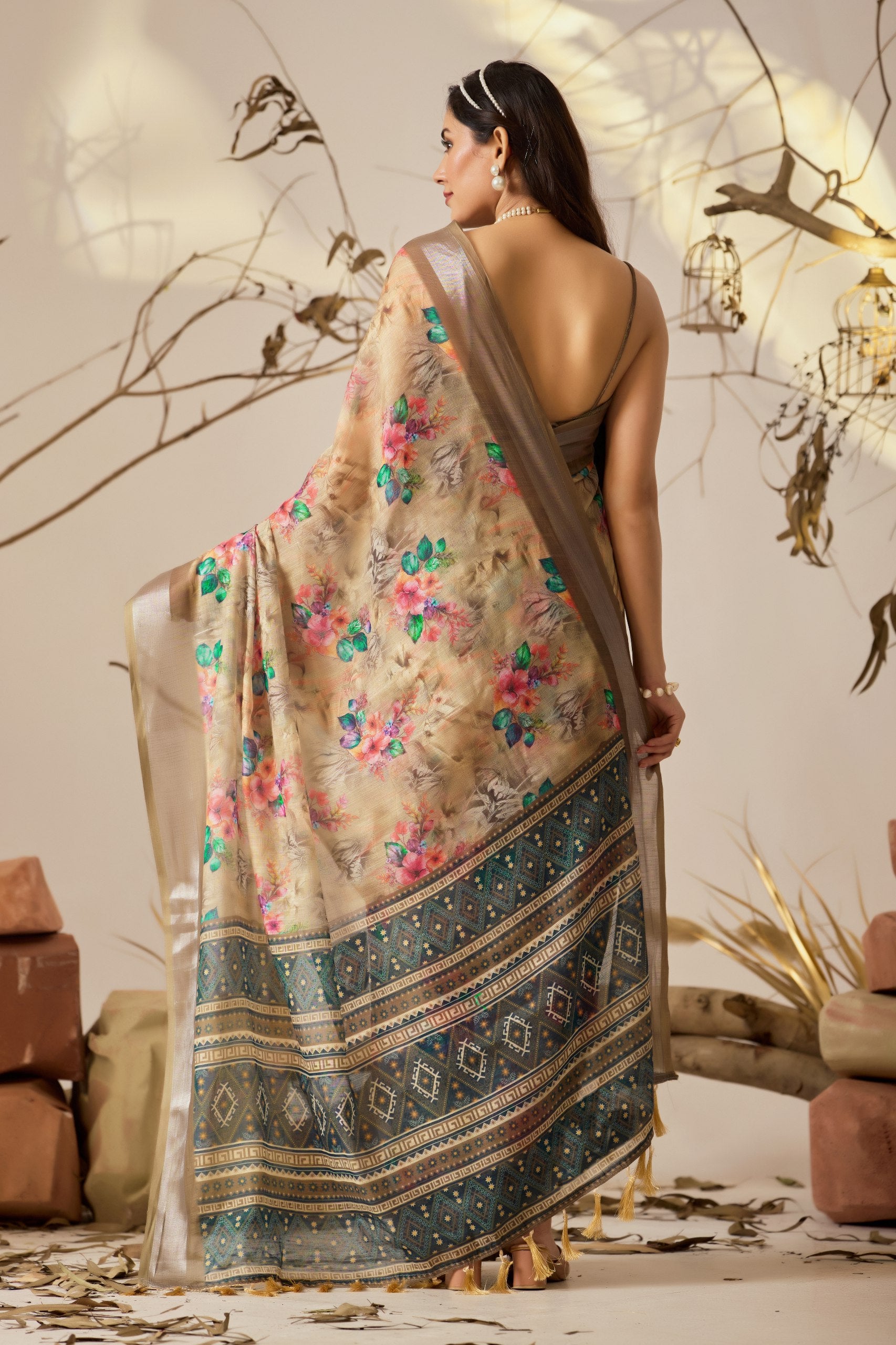 Premium Linen Cotton Saree with Elegant Digital Floral & Traditional Patola Style Print with Classic Contrast Border