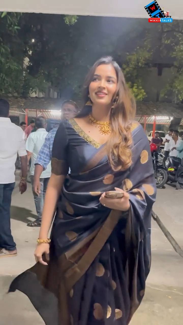 Black Soft Silk Saree With Ravishing Blouse Piece