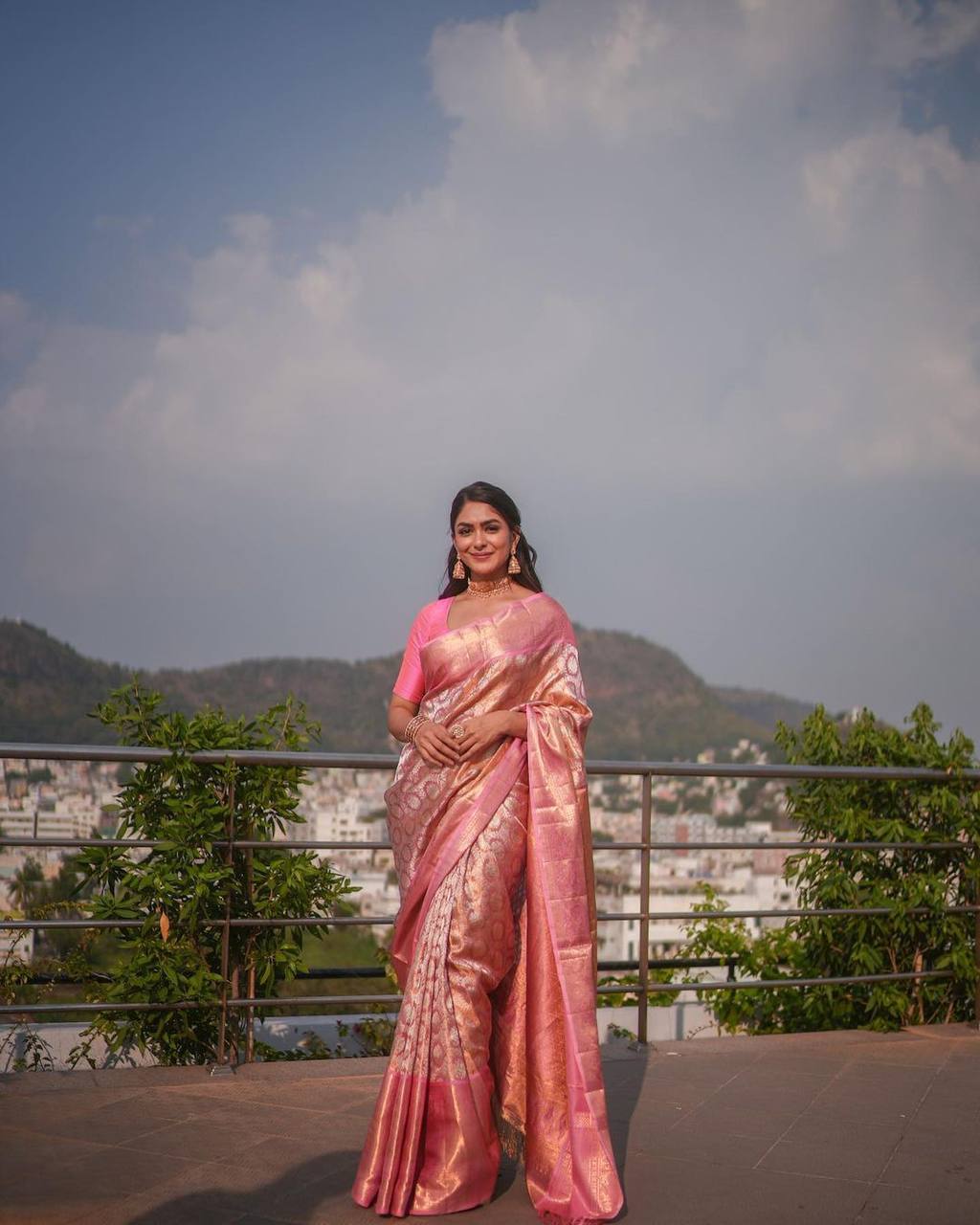 Attractive Pink Soft Banarasi Silk Saree With Impressive Blouse Piece