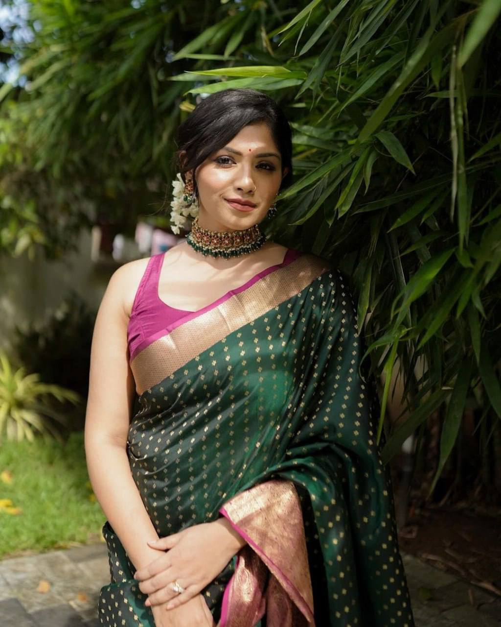 Lovely Women's Silk Printed Saree With Blouse Piece