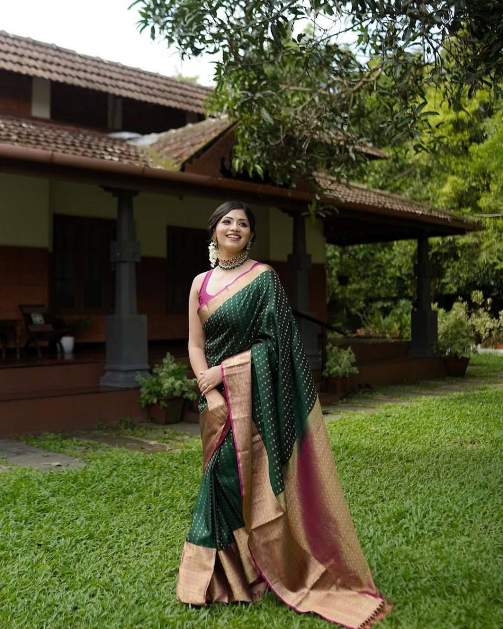 Lovely Women's Silk Printed Saree With Blouse Piece