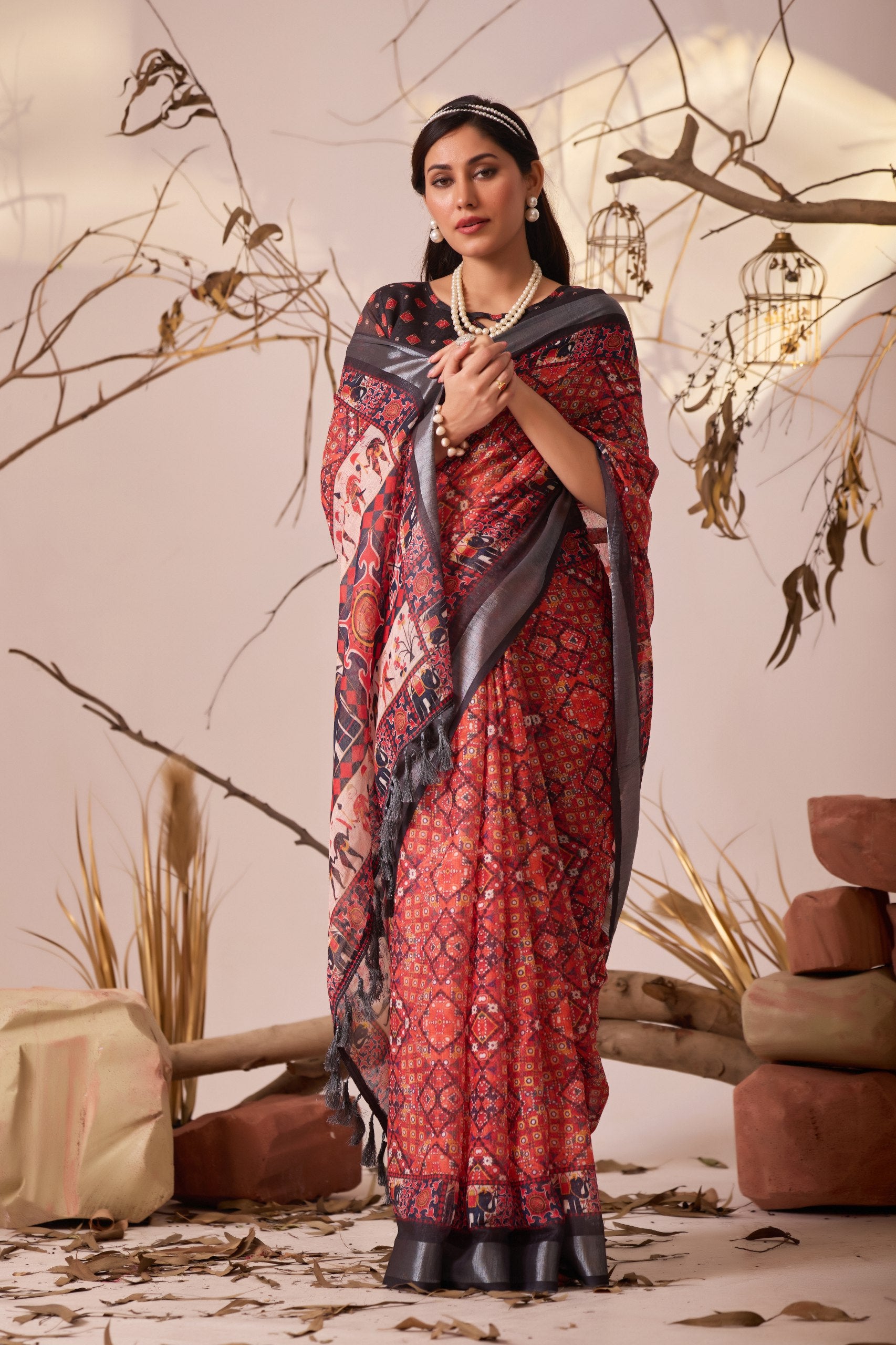 Premium Linen Cotton Saree with Elegant Digital Floral & Royal Ethnic Print & Classic Contrast Patola Style Border
