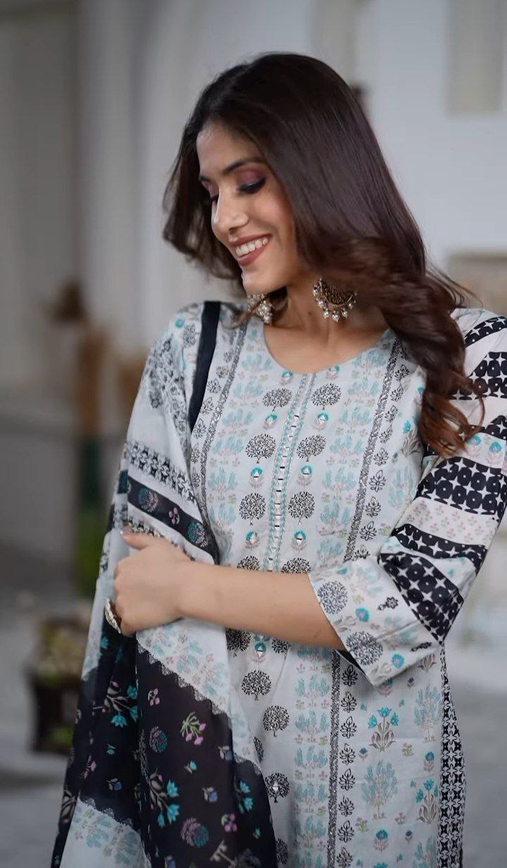 White Color3 pair kurti Suit Set you've described seems to be a party wear outfit made from Maslin fabric with digital prints Georgette Duptta.(3-Pair)