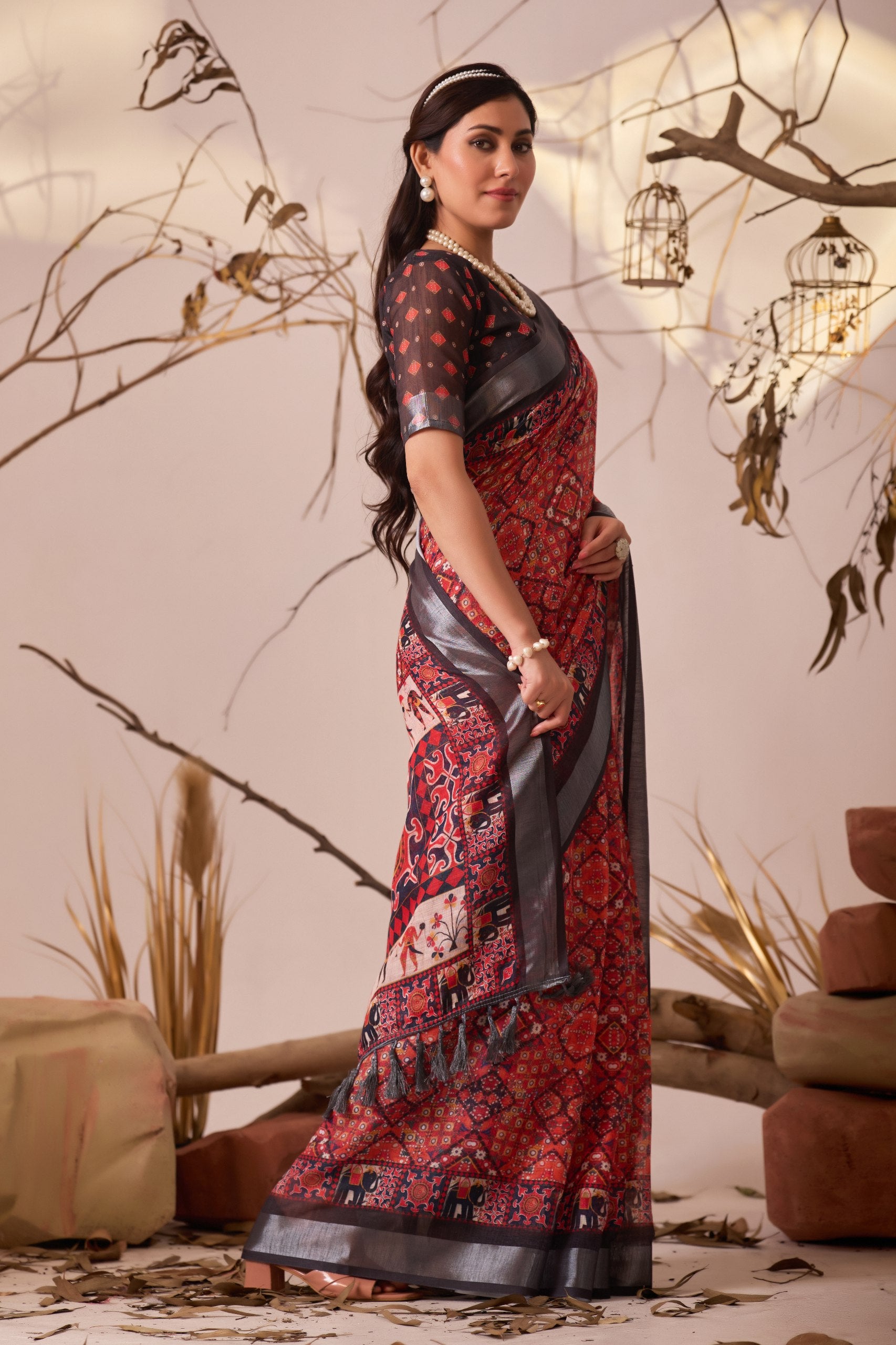Premium Linen Cotton Saree with Elegant Digital Floral & Royal Ethnic Print & Classic Contrast Patola Style Border
