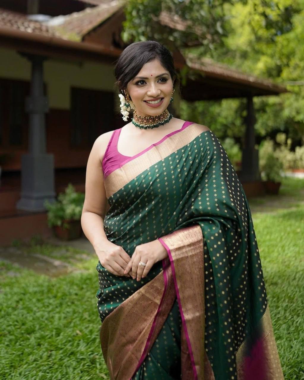 Lovely Women's Silk Printed Saree With Blouse Piece