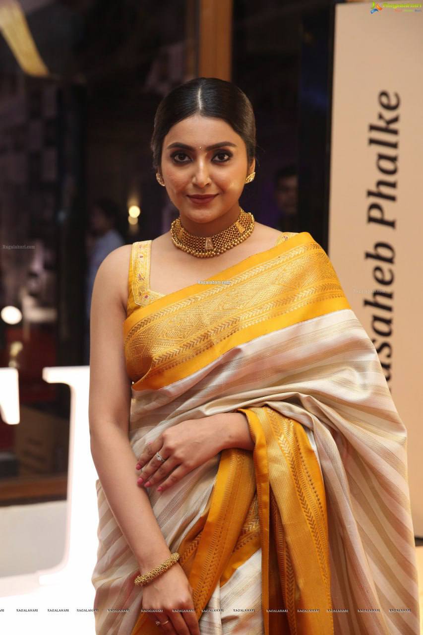 Cream And Yellow Color Recently Added Soft Banarasi Silk Saree with Classy Bloue Piece