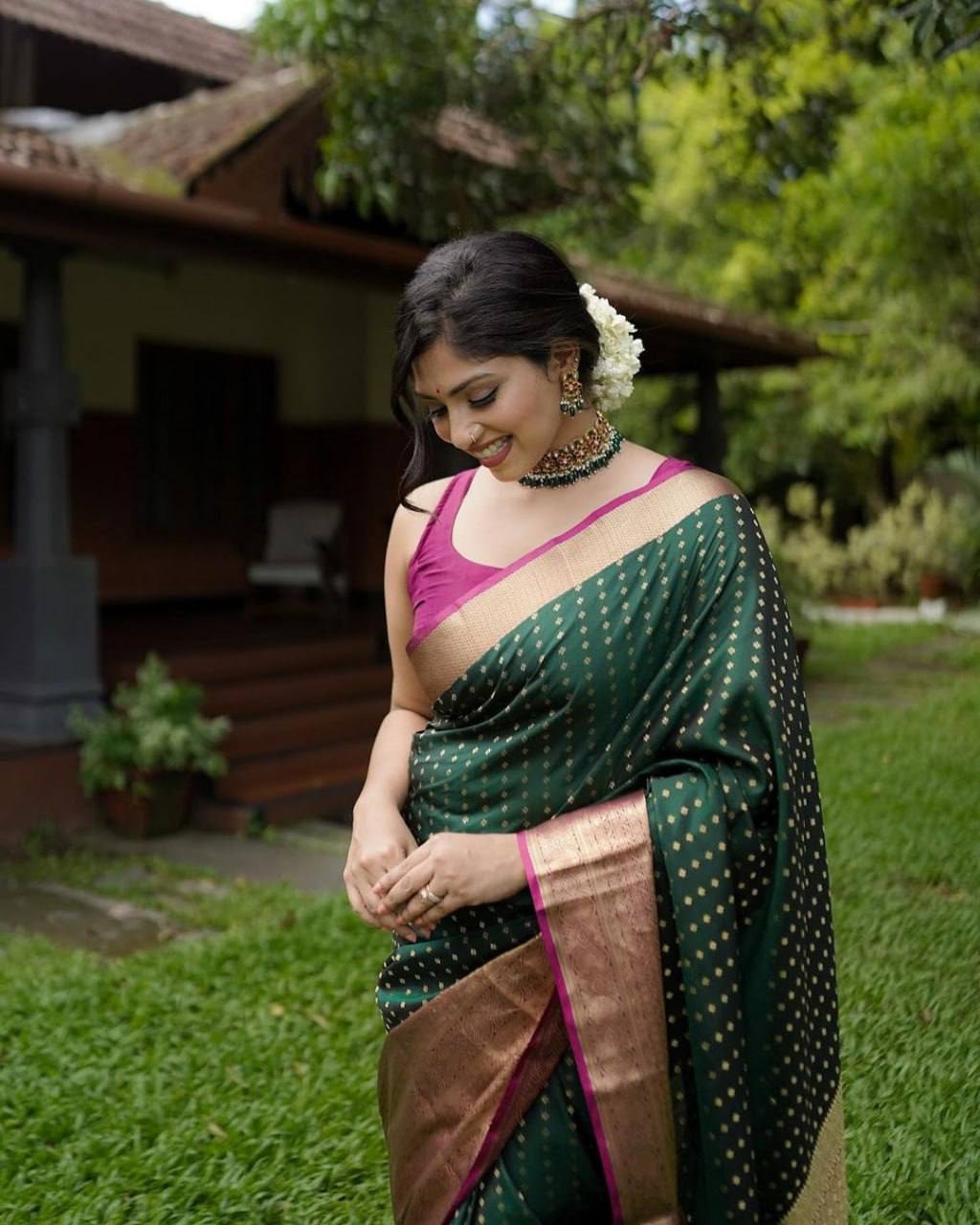 Lovely Women's Silk Printed Saree With Blouse Piece