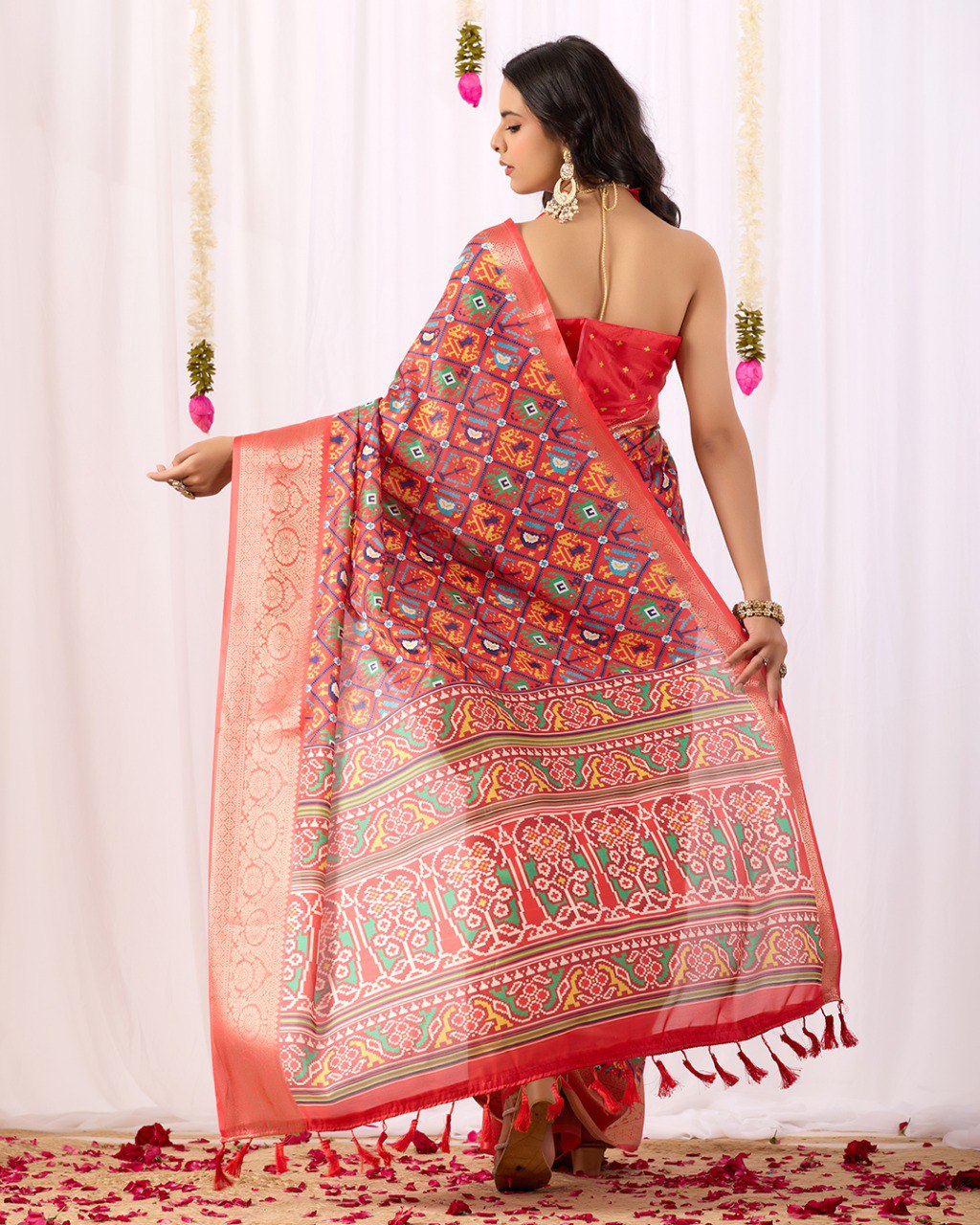 Soft Lichi Silk Saree with Rich Patola Weaving Design