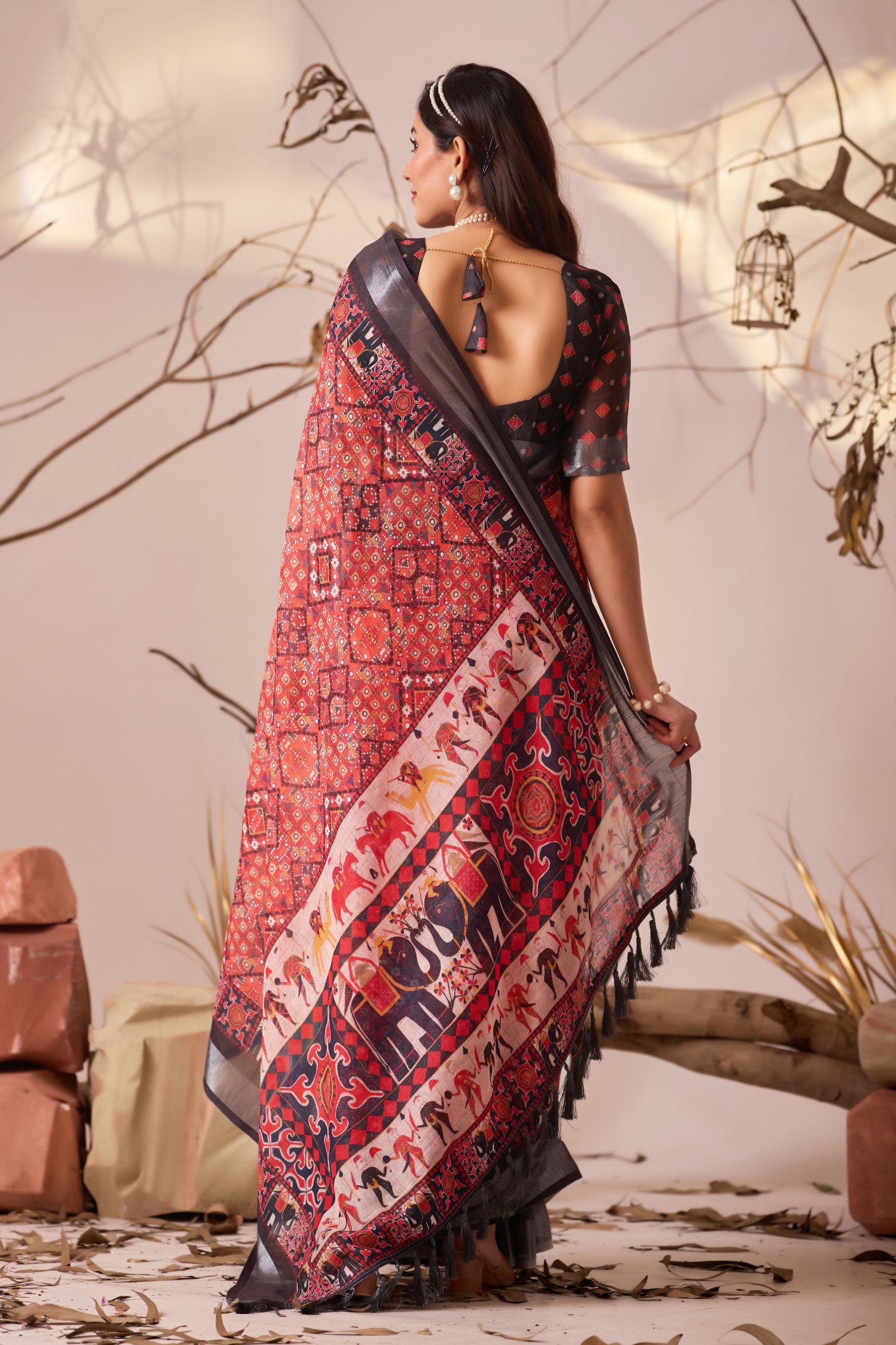 Premium Linen Cotton Saree with Elegant Digital Floral & Royal Ethnic Print & Classic Contrast Patola Style Border