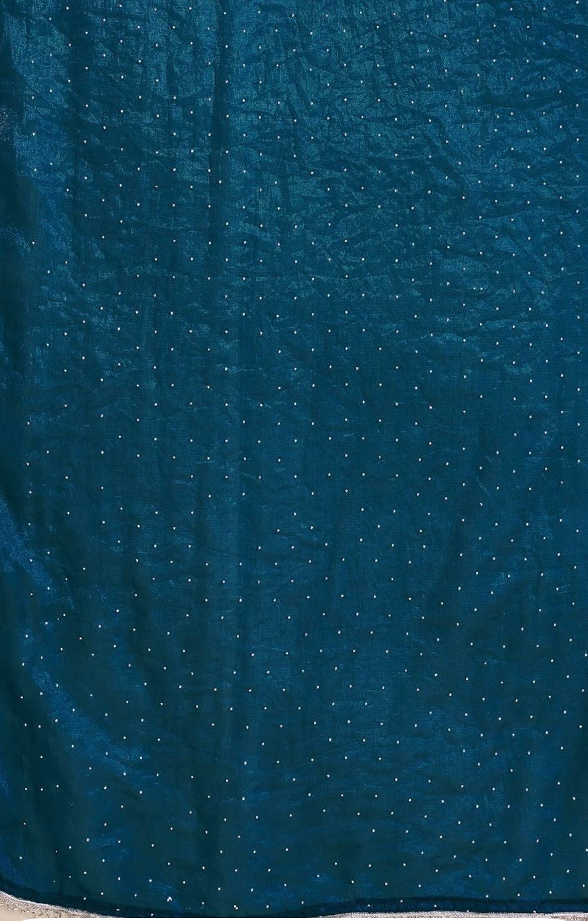 This beautiful saree is elegantly decorated with gorgeous Solid Lace Border that gives a perfect look to the outfit.