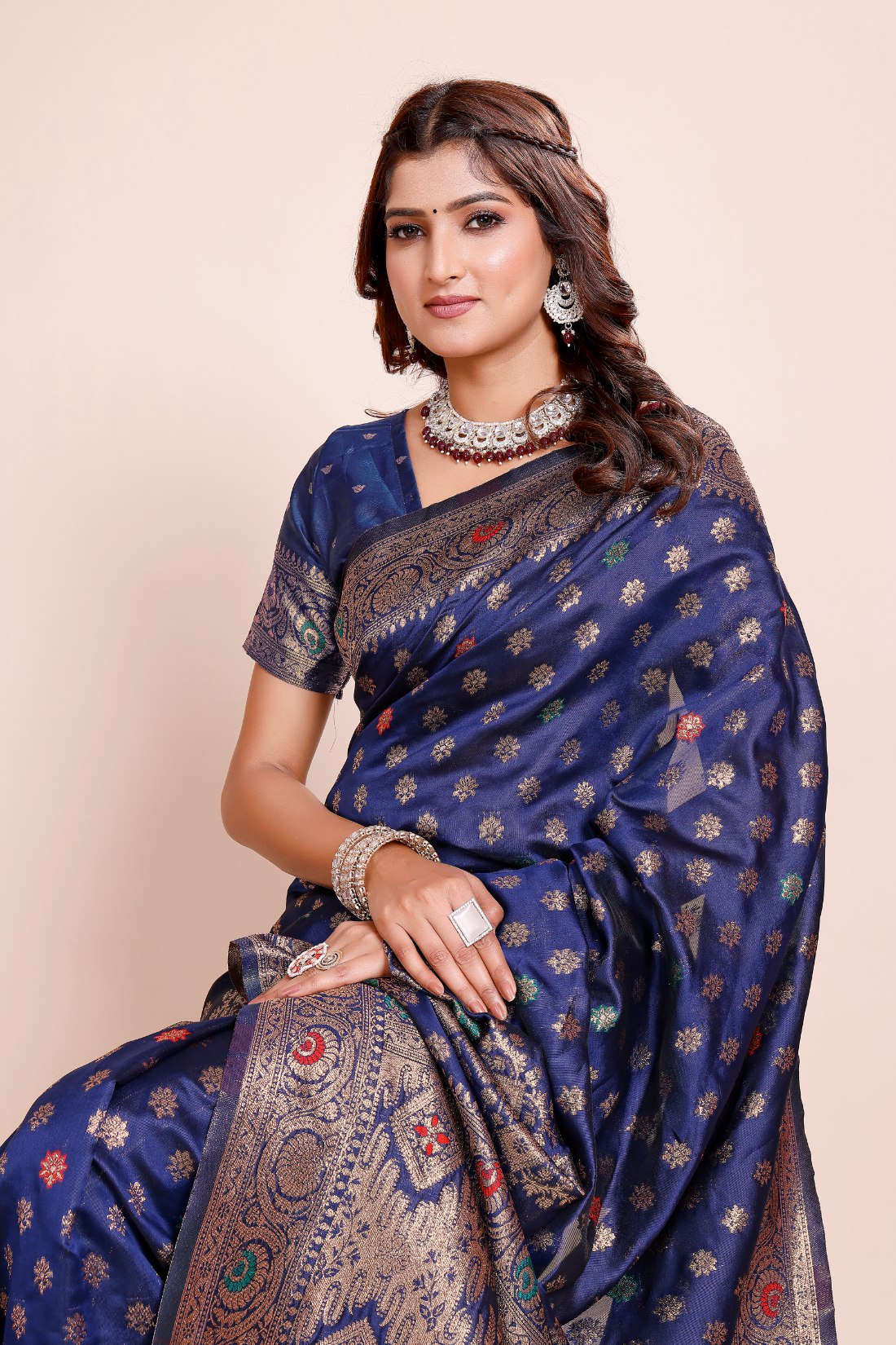 Elegant Zari Butta Weaving with Royal Pallu , Banarasi Silk Saree