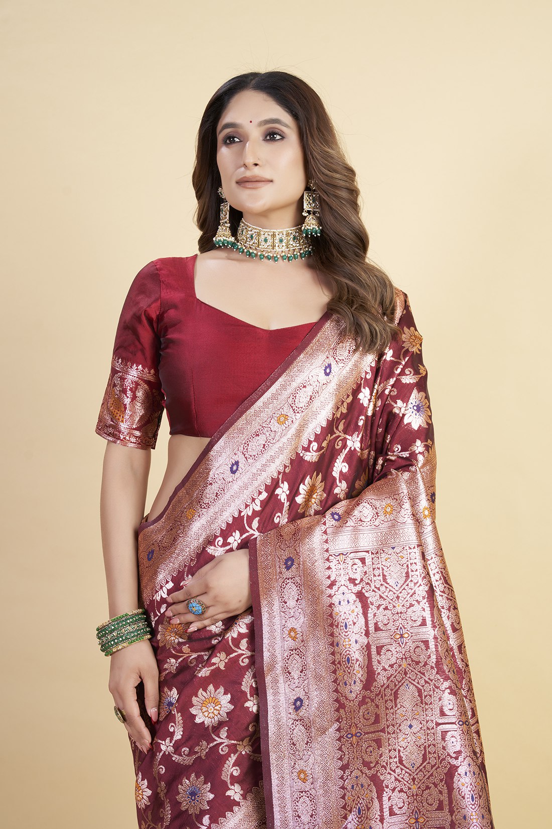 Floral Zari Weaving with Traditional Border Banarasi Silk sarees