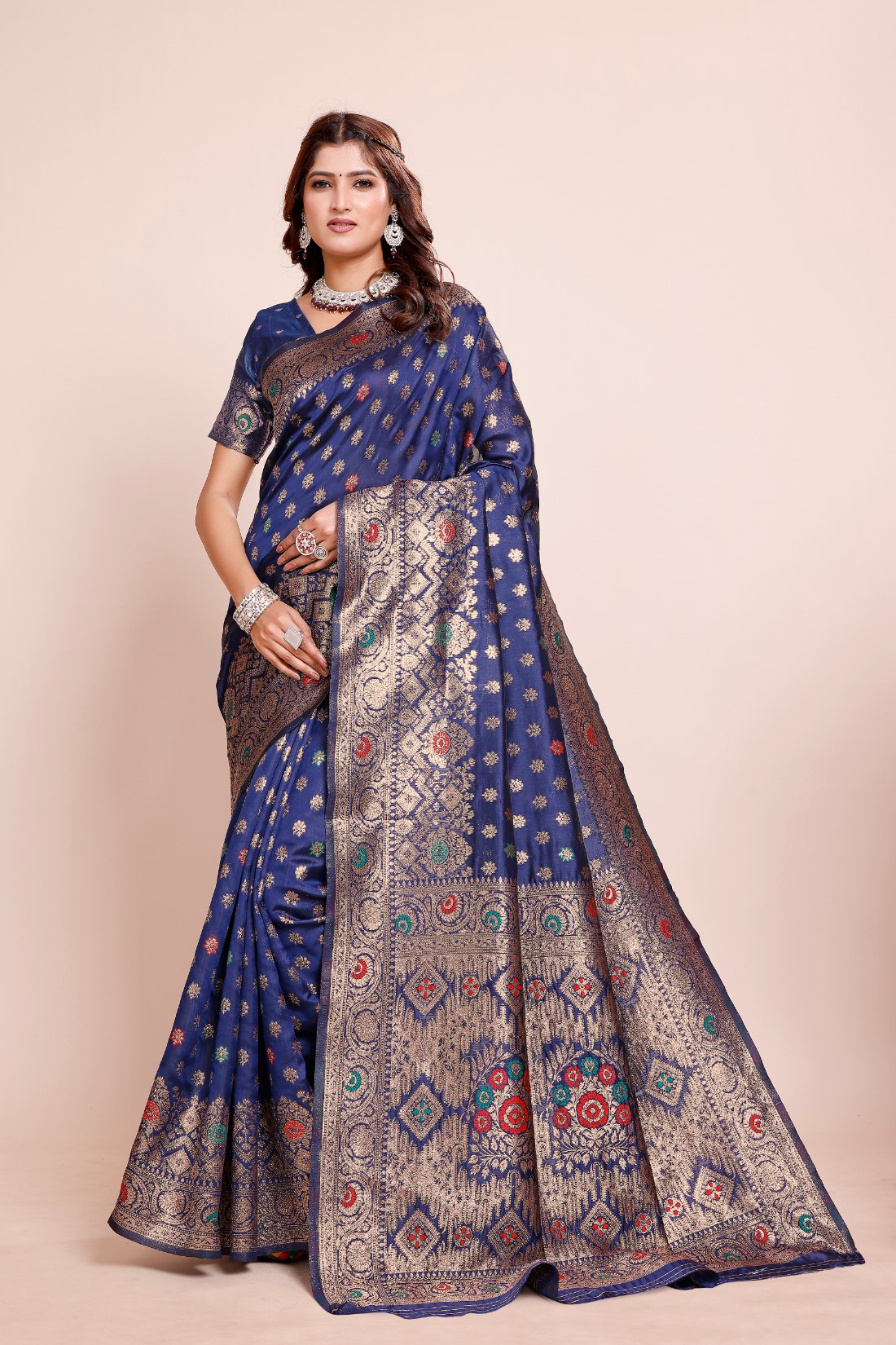 Elegant Zari Butta Weaving with Royal Pallu , Banarasi Silk Saree