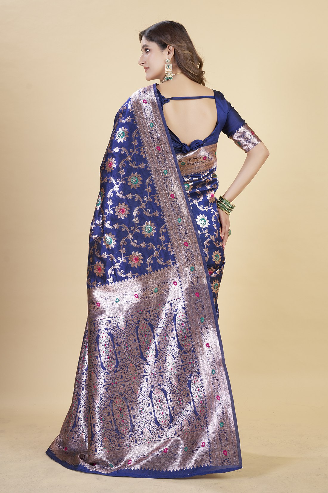 Floral Zari Weaving with Traditional Border Banarasi Silk sarees