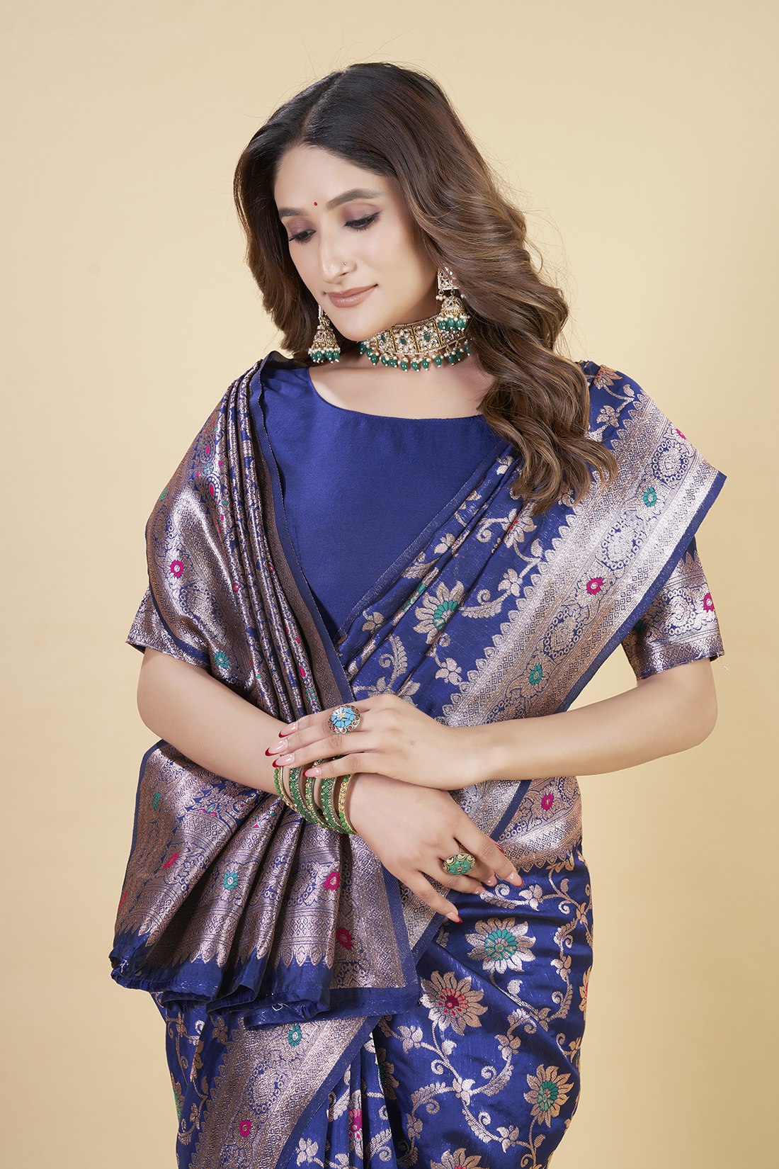 Floral Zari Weaving with Traditional Border Banarasi Silk sarees
