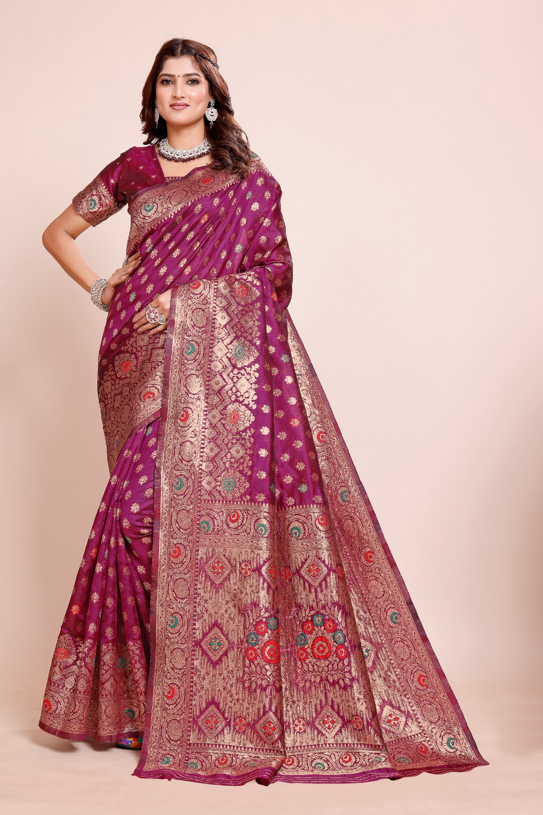 Elegant Zari Butta Weaving with Royal Pallu , Banarasi Silk Saree
