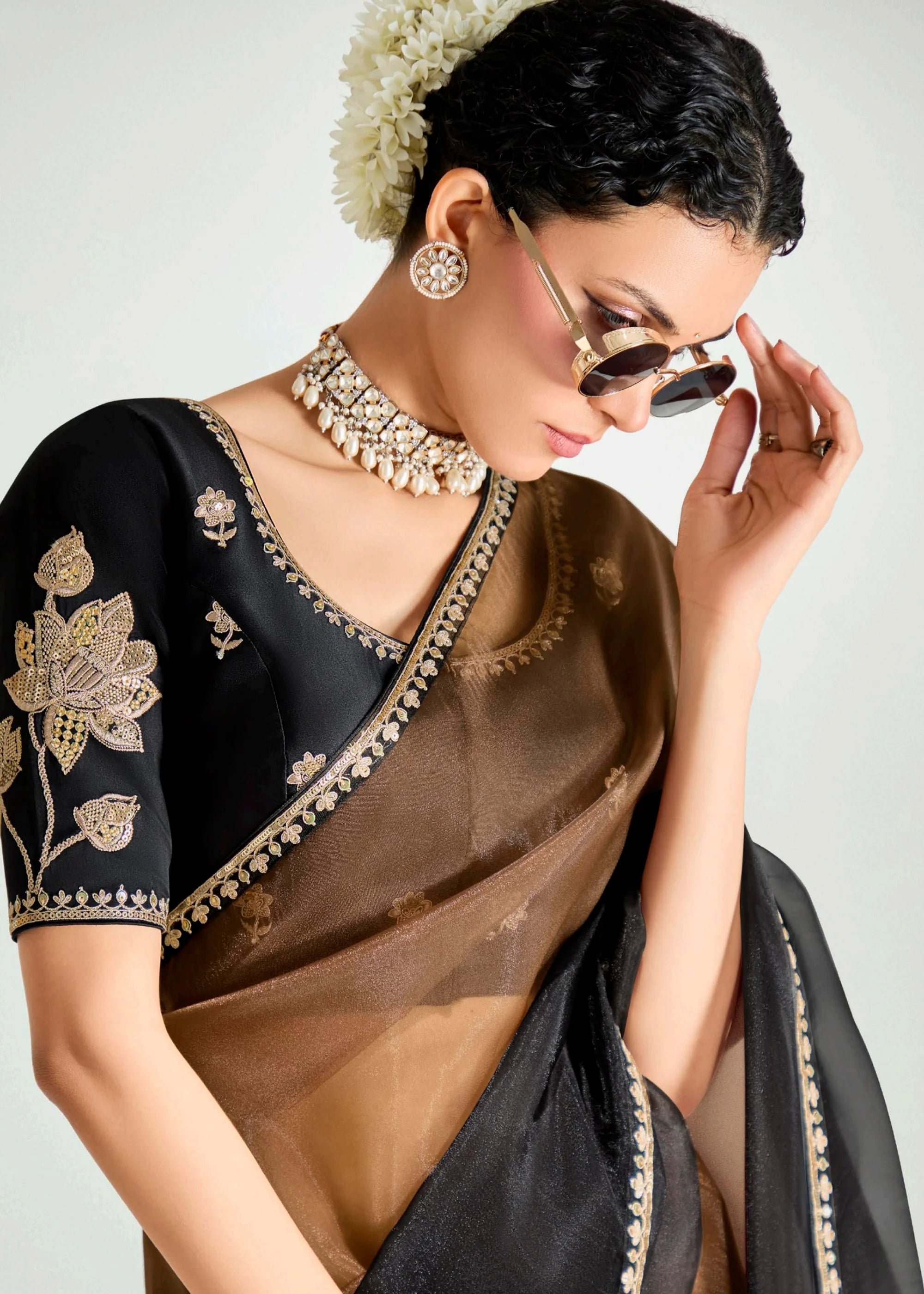 Launching new amazing  Designer Tissue Saree With Embroidered Blouse